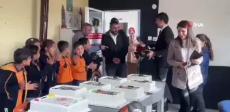 Köy Okulunda Öğretmenler Günü Kutlaması