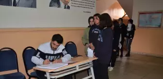 Muş'ta Öğrencilere Skolyoz Taraması Başlatıldı