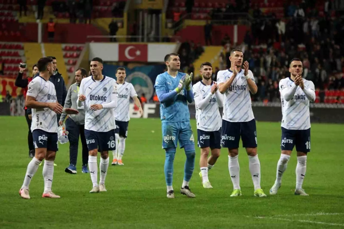 Süper Lig'de Lider Galatasaray, Fenerbahçe ve Trabzonspor Galip Geldi