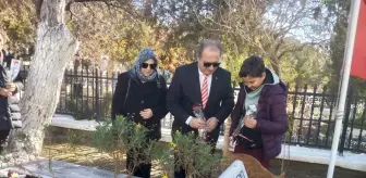 Terör örgütü PKK tarafından şehit edilen öğretmen Mehmet İzdal anıldı