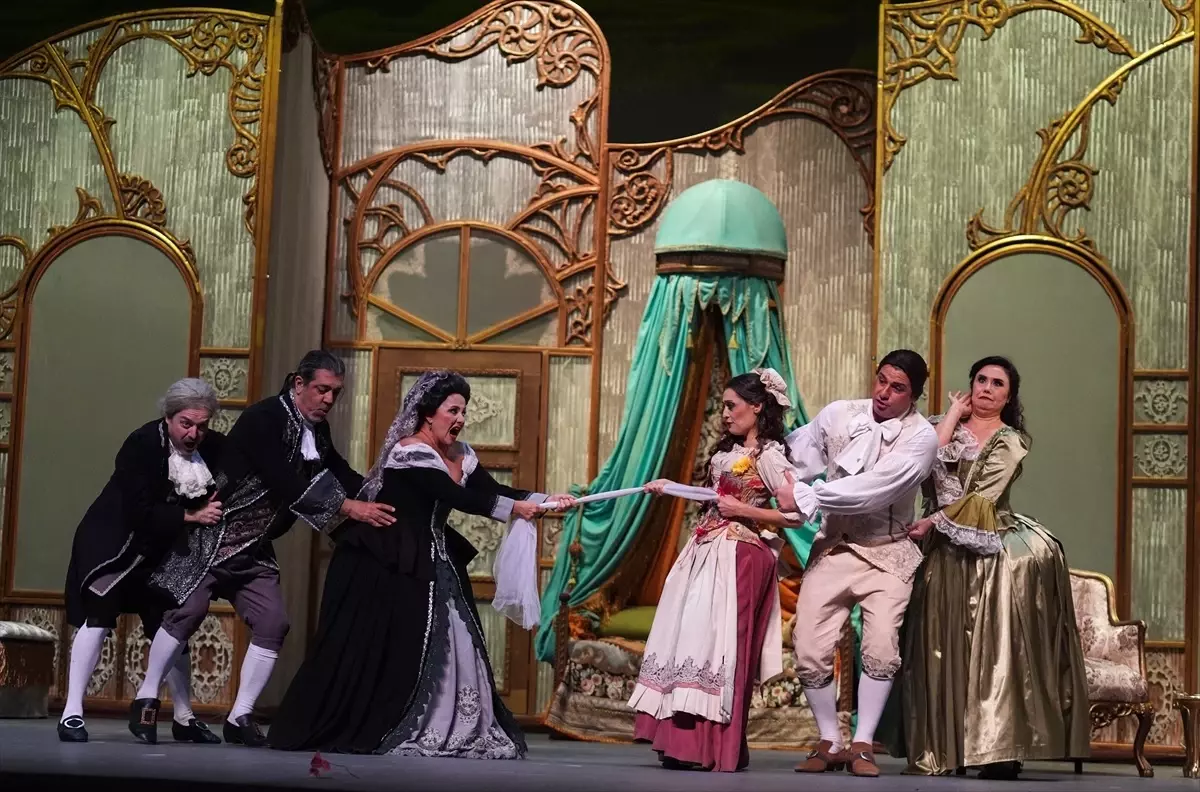 Mozart'ın Figaro'su İzmir'de Sahnelenecek