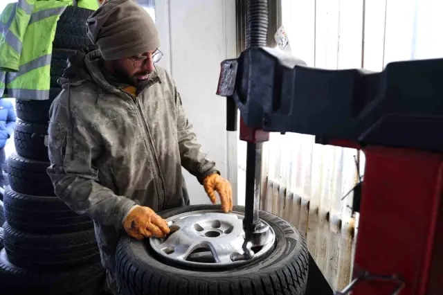 Rush to Tire Shops for Winter Tire Obligation in Elazığ