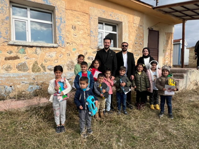 Kasım Alper Özdemir, İyilik Hareketini Van ve Hakkari'ye Taşıdı