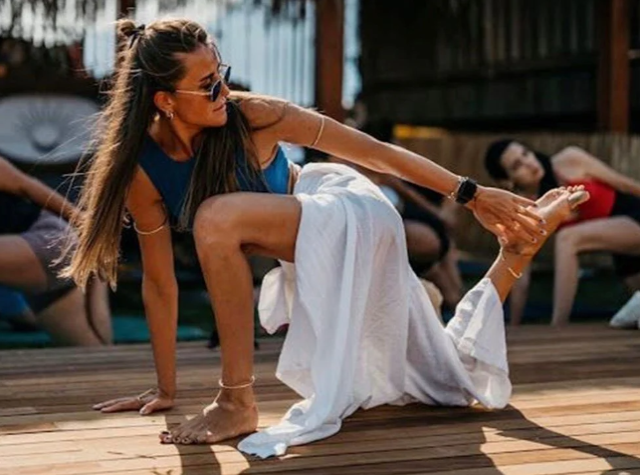 The yoga session in the church amazed the Syriacs