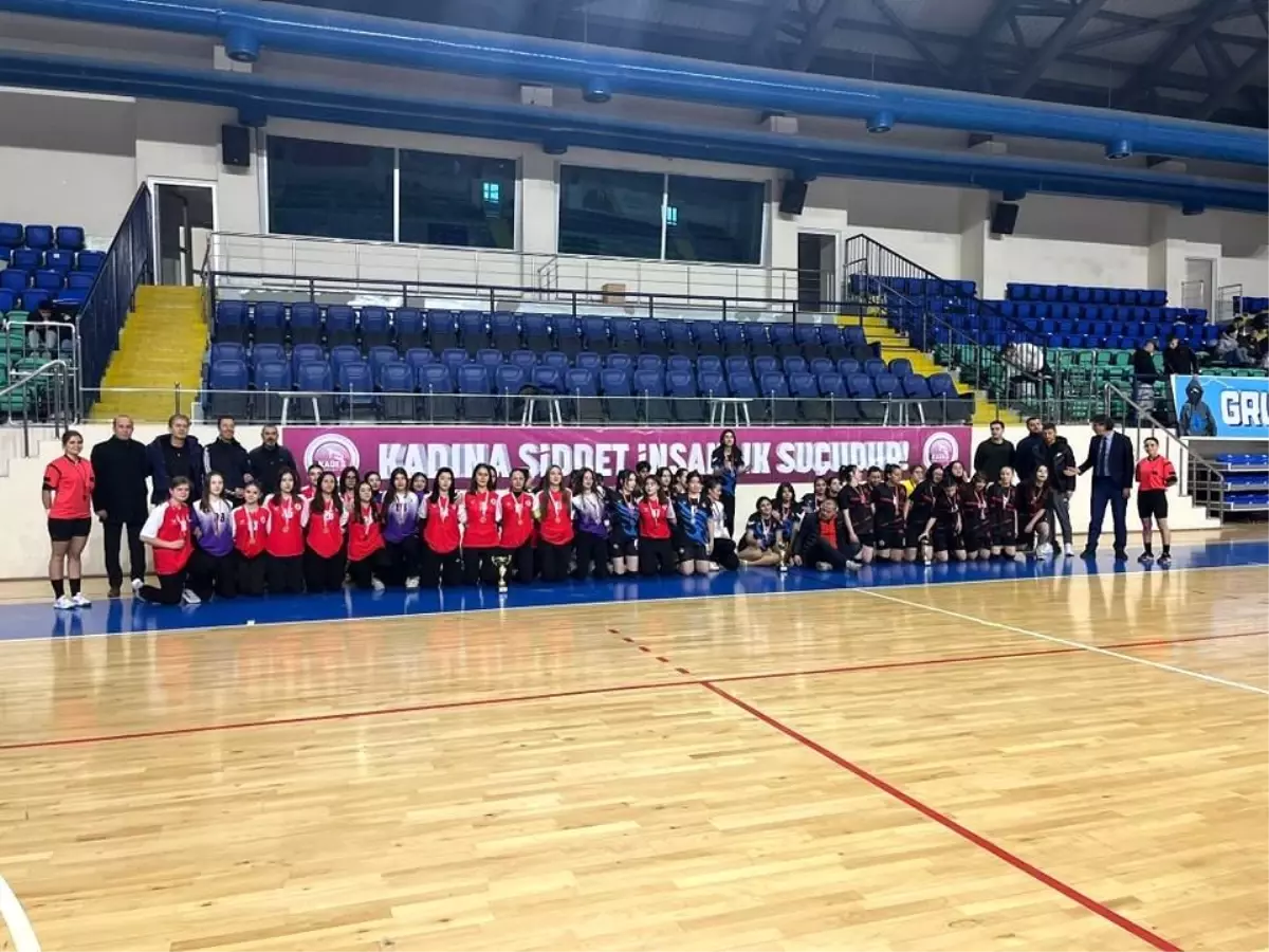 Kütahya'da Gençler Hentbol İl Birinciliği Müsabakaları Tamamlandı