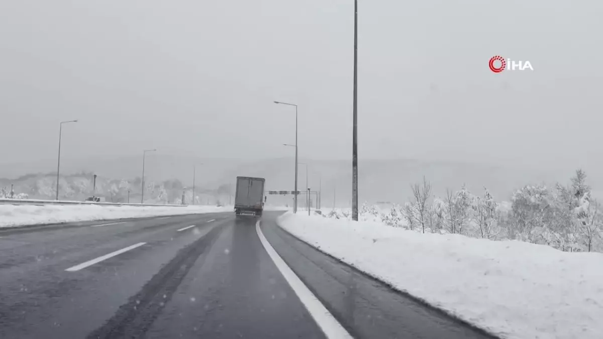 Bolu Dağı Tüneli'nde Kar Yağışı Etkili, Ulaşım Rahat