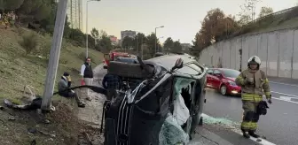 Ümraniye'de Takla Atan Otomobilde Sıkışan Sürücü Kurtarıldı