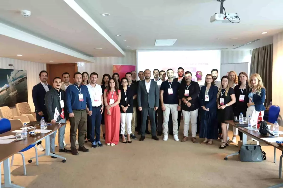 Aydem ve Gediz Perakende, İzmir'de İş Ortaklarıyla Buluştu