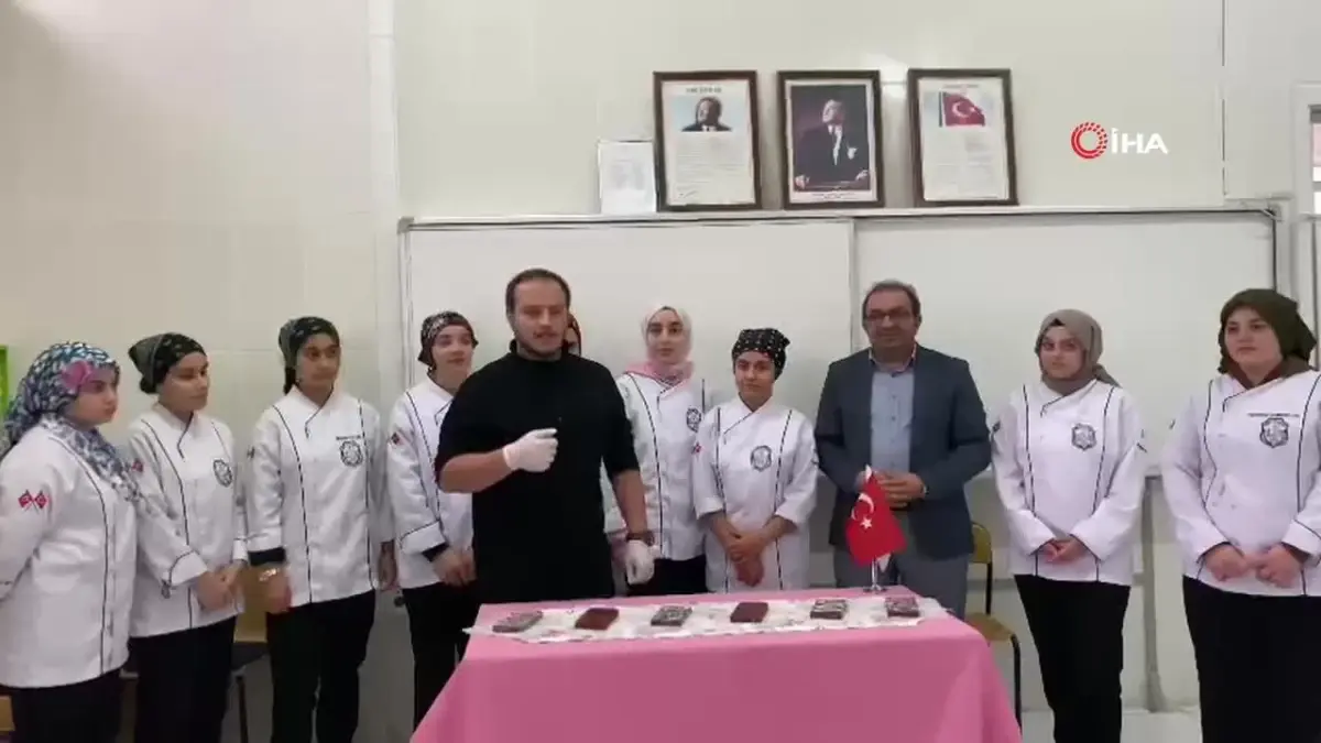 Afyonkarahisar'da Manda Kaymağı ile Yapılan Dubai Çikolatası Büyük İlgi Gördü