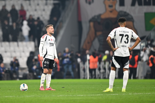 Sergen Yalçın Beşiktaş'a gelecek mi? Hasan Arat istifası sonrası Sergen Yalçın Beşiktaş'a gelir mi? Sergen Yalçın Beşiktaş'a gelecek mi? Hasan Arat istifası sonrası Sergen Yalçın Beşiktaş'a gelir mi?