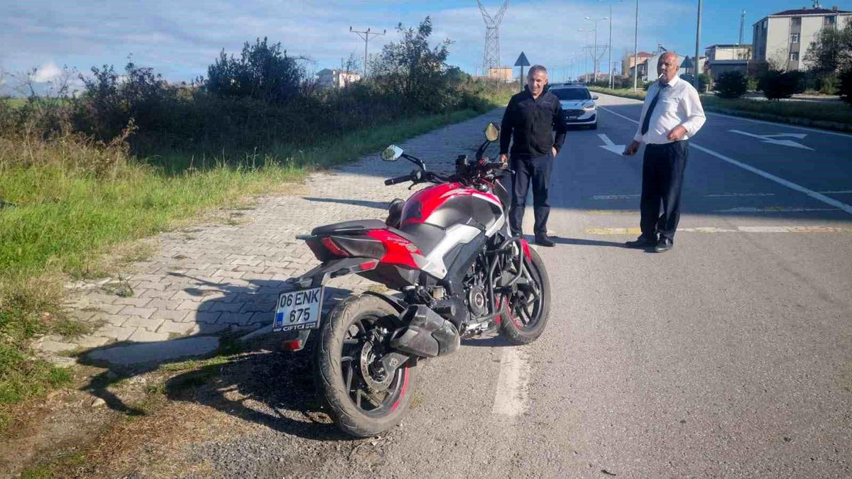 Sinop'ta Motosiklet Kazası: Sürücü Hastaneye Gitti