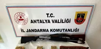 Antalya'da Yüzlerce Yıl Hapsi Bulunan Şahıs Yakalandı