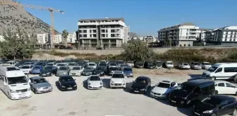 Antalya'da Çalıntı ve Gümrük Kaçağı Araçlara El Konuldu