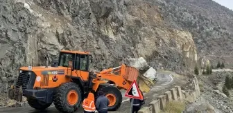 Artvin-Ardahan Kara Yolunda Heyelan: Ulaşım Kontrollü Sağlanıyor