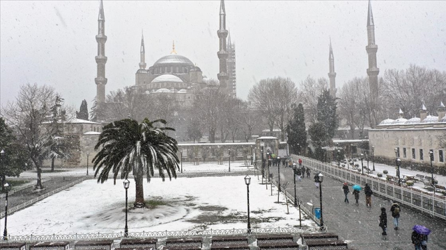 When will it snow in Istanbul? The date was given live