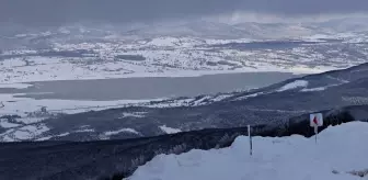 Ladik Gölü Kış Mevsiminde Bembeyaz Örtüyle Kaplandı