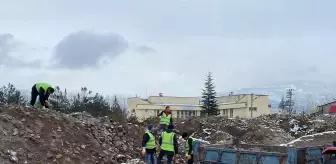 Niksar'da Yol Açma Çalışmaları Devam Ediyor