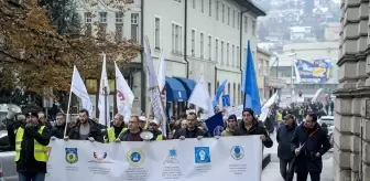 Saraybosna'da Sendikalar Maaş Artışı İçin Protesto Düzenledi