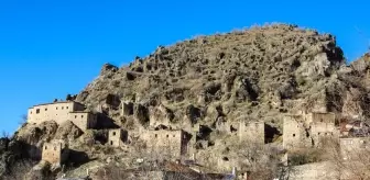 Çukurca'daki Restorasyon Tamamlandı, Taş Evler Hizmete Sunuldu