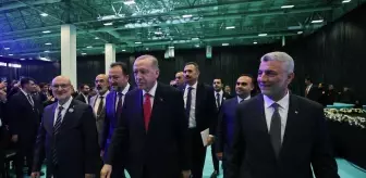 Cumhurbaşkanı Erdoğan: '(Düzensiz göçle mücadele) Hudutlarımızın güvenliğini namusumuz bilip koruyacağız. İlave tedbirlerle daha da tahkim edeceğiz.'