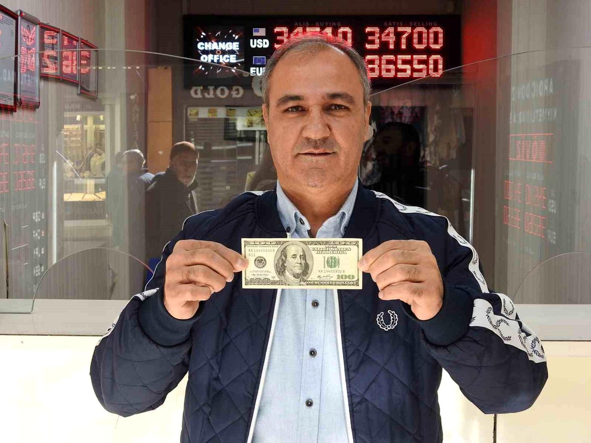 Gaziantep'te Dövizci Sahte Dolarlar Hakkında Uyarıyor