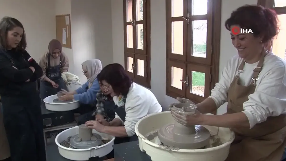 Kütahya'da Çini ve Seramik Kursuna Yoğun İlgi