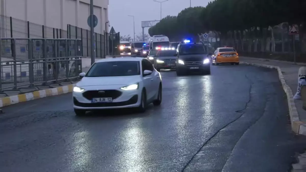 CHP Genel Başkanı Özgür Özel, Tutuklu Esenyurt Belediye Başkanı Ahmet Özer'i Ziyaret Ediyor