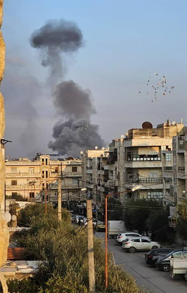 Rus uçakları, Halep'i vurmaya başladı
