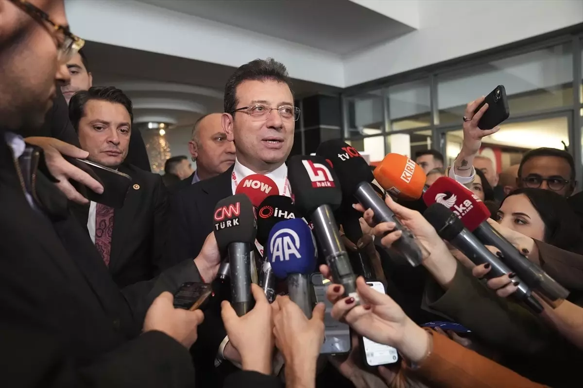 İmamoğlu'ndan Ekonomik Kriz Açıklaması: '415 Kahraman Belediye Başkanı Yararları Sarmaya Çalışıyor'
