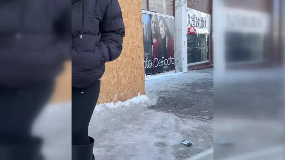 Erzurum'da Buzlu Kaldırımlarda Düşme Tehlikesi