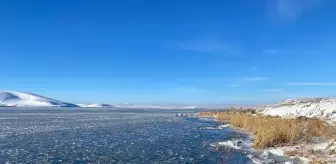 Çıldır Gölü'nde Buz Tabakaları Oluştu