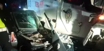 Silvan'da Zırhlı Polis Araçına Çarpan Otomobilde 3 Yaralı