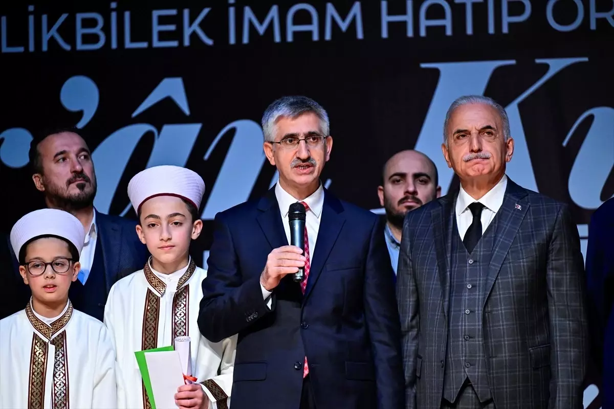 Ümraniye'de hafızlık kursunu tamamlayan 33 öğrenci icazetini aldı