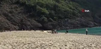 Alanya'da Kışa Hazırlanan Türkiye'ye Rağmen Yazdan Kalma Günler Yaşanıyor