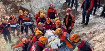 Güngören'deki Çöken Binada Göçük Altında Kalan Zekeriya Yılmaz Hayatını Kaybetti