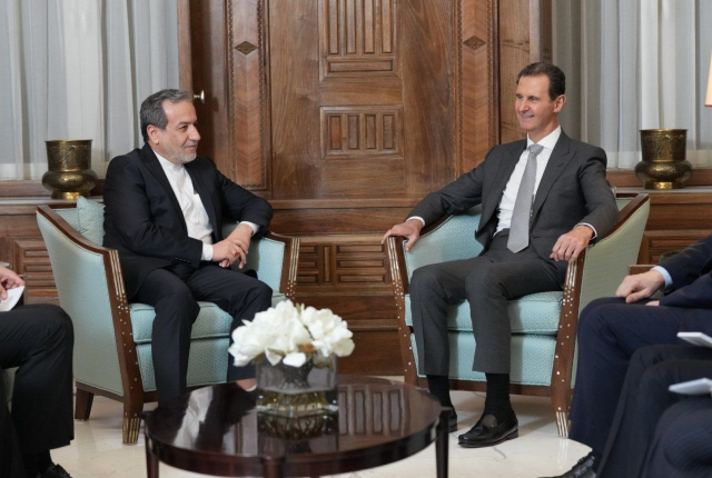 Iranian Foreign Minister Arakchi Met with Assad in Syria