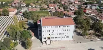 Manisa'daki Öğrenciler Tarlada Üretim Yaparak Eğitim Alıyor