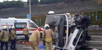 Maltepe'de servis minibüsü devrildi: 1 ölü, 4 yaralı