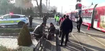 Tramvay Kazasında Yaralanan Baba Oğlunu Teselli Etti