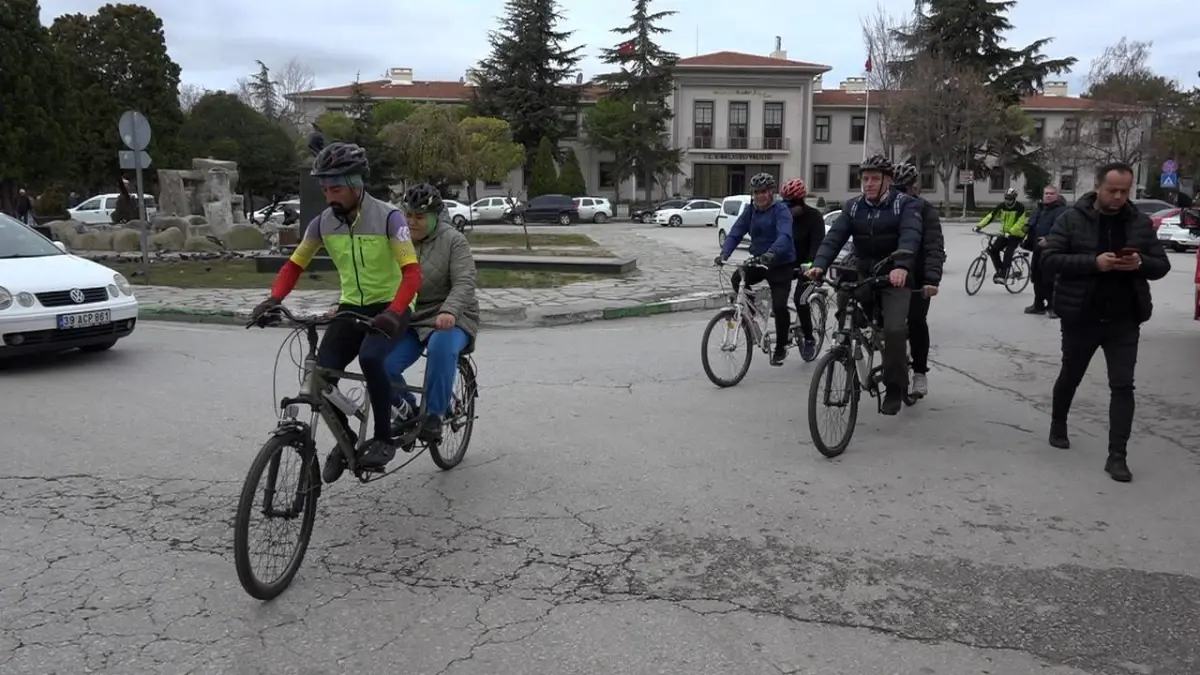 Kırklareli'nde Dünya Engelliler Günü Bisiklet Turu Düzenlendi