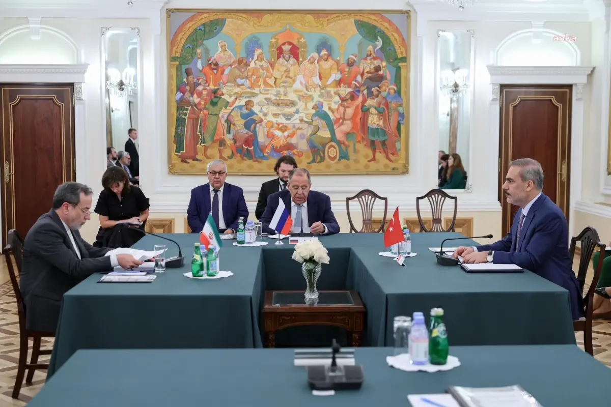 Türkiye, İran ve Rusya Dışişleri Bakanları Suriye için Astana Toplantısı Düzenleyecek