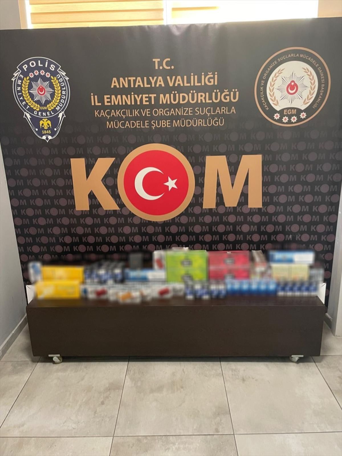 Antalya'da Kaçak Silah ve Tefecilik Operasyonu: 4 Kişi Tutuklandı
