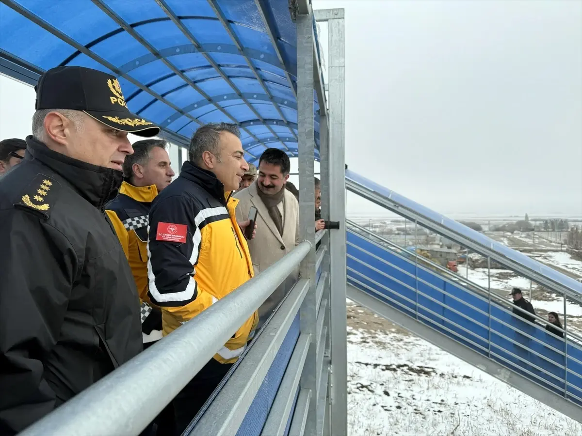 Acil Sağlık Hizmetleri Haftası'nda 'Fermuar Sistemi' Uygulamalı Tanıtıldı