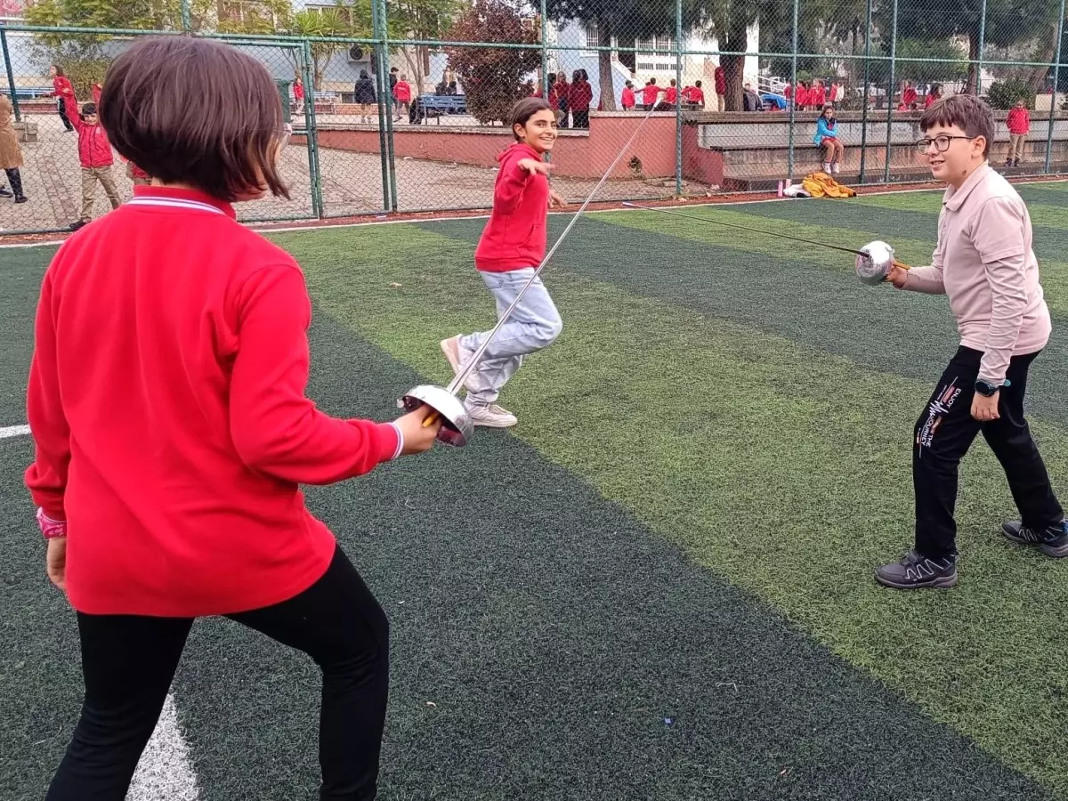 Aydın'da Öğrencilere Spor Eğitimi Veriliyor