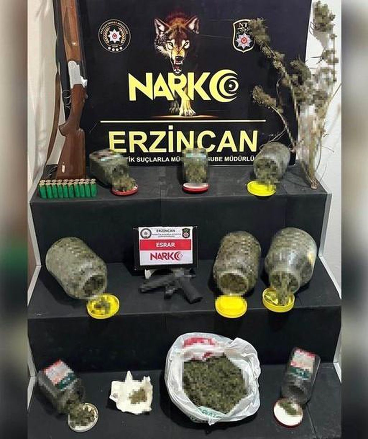 Erzincan'da Uyuşturucu Operasyonu: 5 Kilo Esrar ve Silahlar Ele Geçirildi