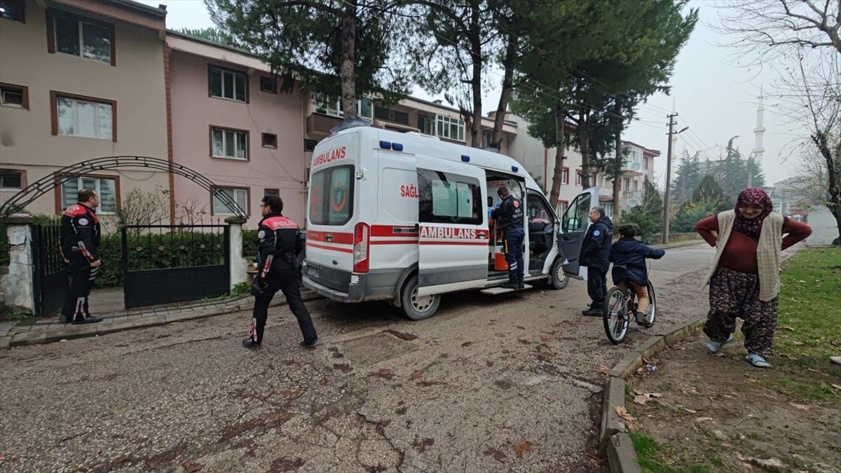 İnegöl'de Yangın: Yaşlı Kadın Kurtarıldı