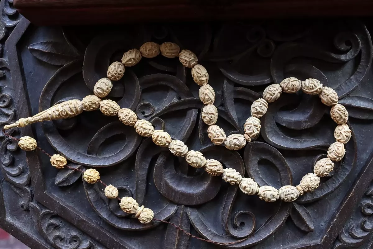 Ahşap Oyma Sanatçısı Kani Dursun'un Eserlerinde İnovasyon