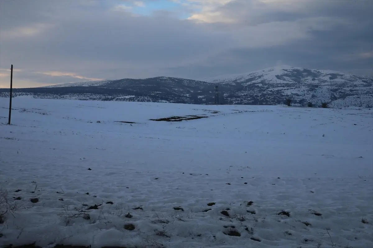 Tokat'ın Yüksek Kesimlerinde Kar Yağışı