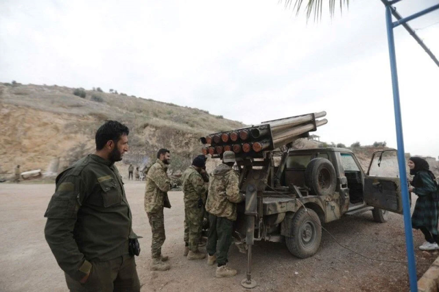 İstikamet Şam! Silahlı gruplar konvoylar halinde ilerliyor