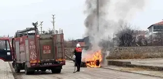 Afyonkarahisar'da Park Halindeki Otomobil Yangını